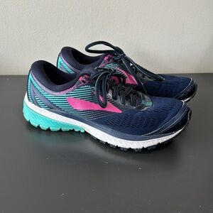 Brooks Sneakers